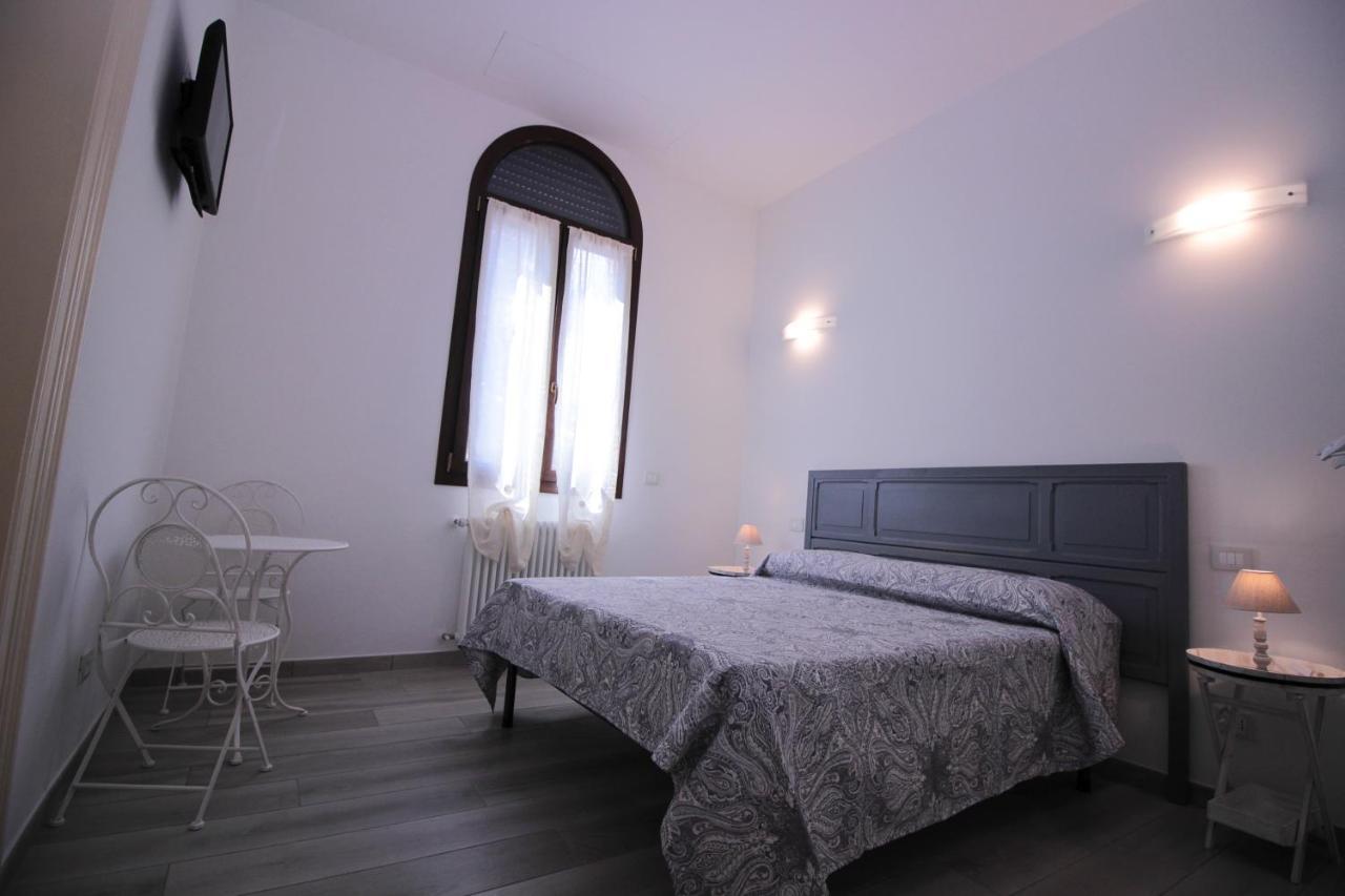 Alloggio I Grifoni Феррара Экстерьер фото